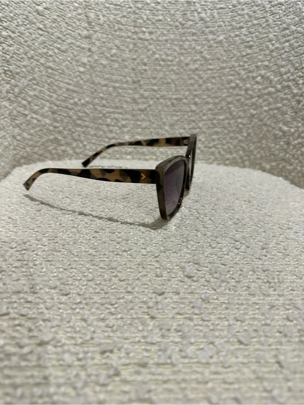 Tortoiseshell Cat-Eye Sunglasses with Gradient Purple Lenses